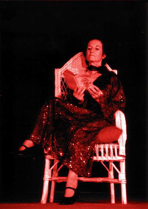 PhoDieu17Rouge.jpg (33412 octets)